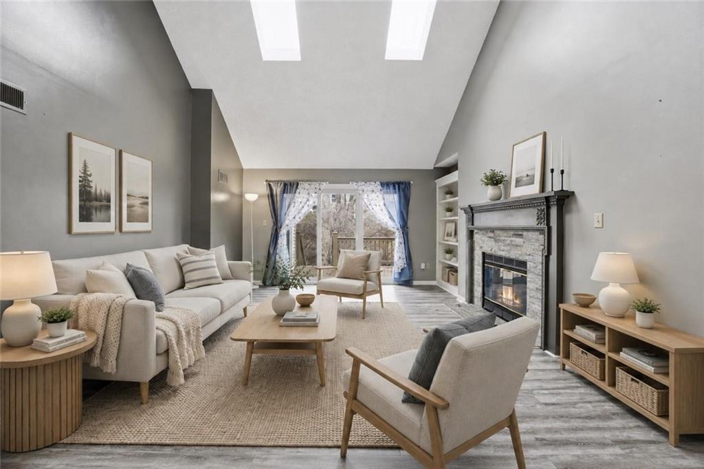 212 E Hansen Court - Photo 1