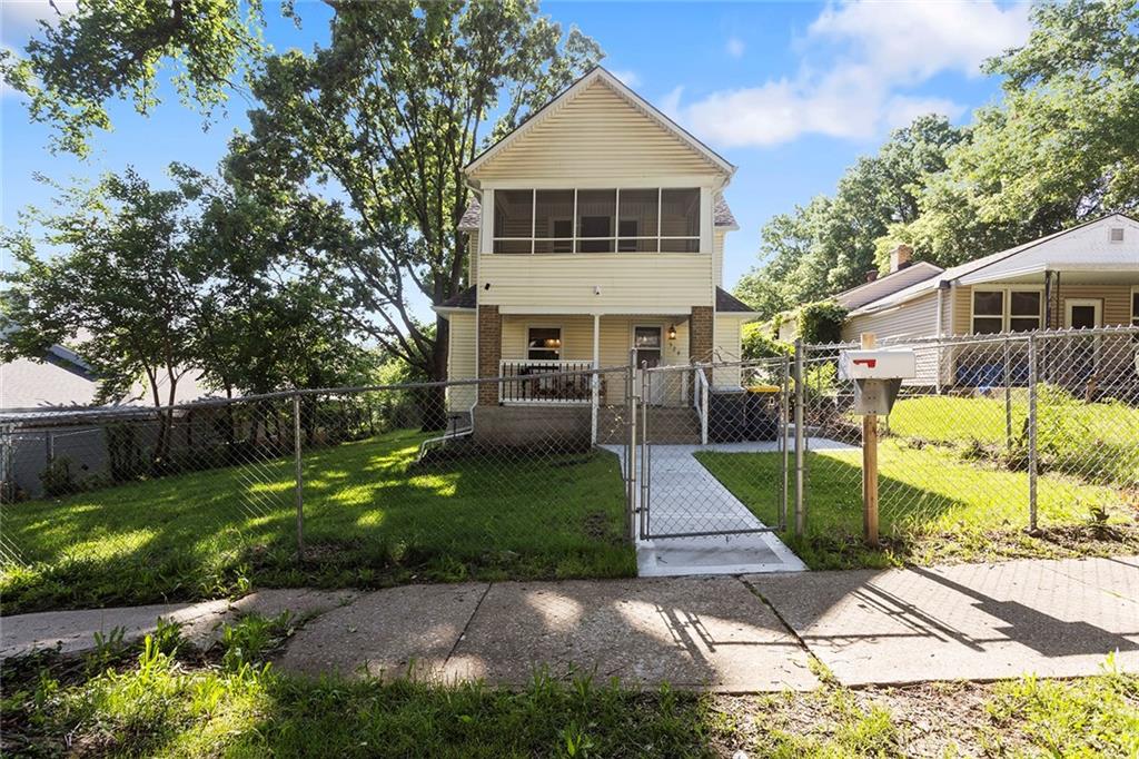 528 N White Avenue - Photo 1