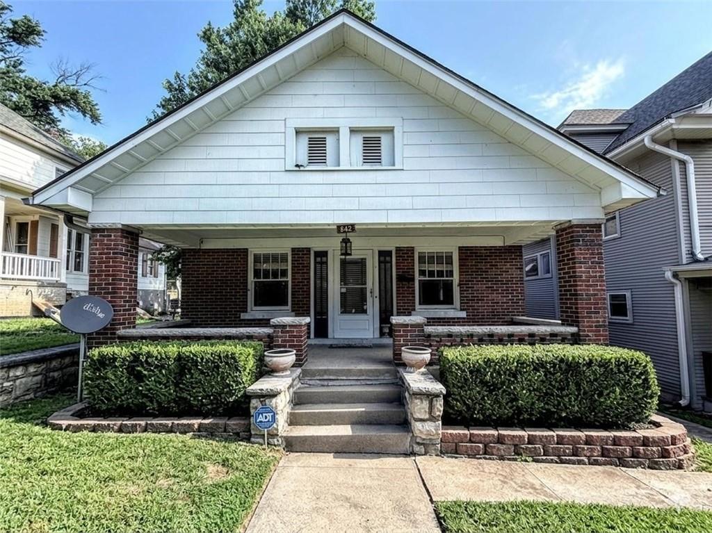 842 Barnett Avenue - Photo 1
