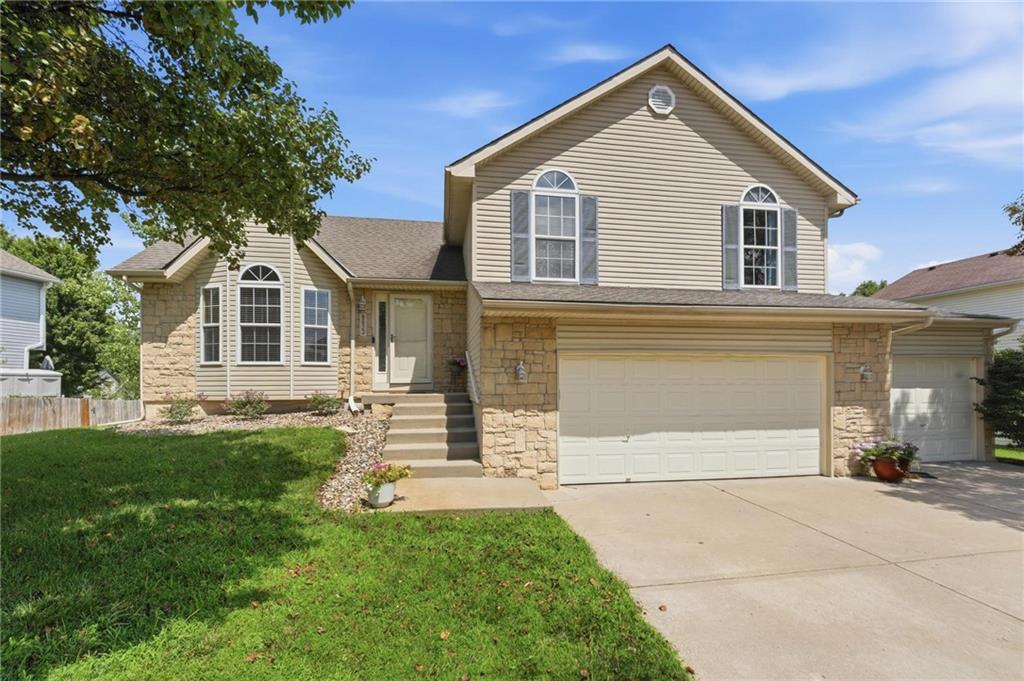 8623 N Sheldon Avenue - Photo 1