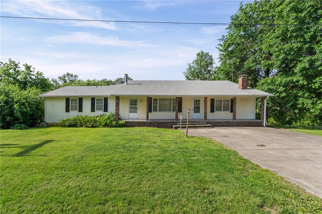 503 Hallar Avenue - Photo 1