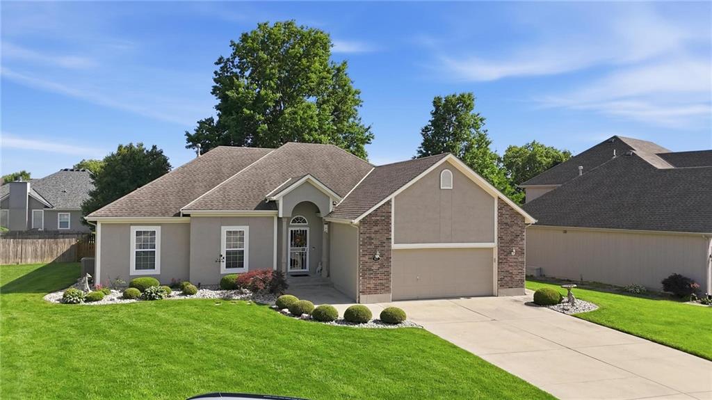 812 SW Nautica Court - Photo 1