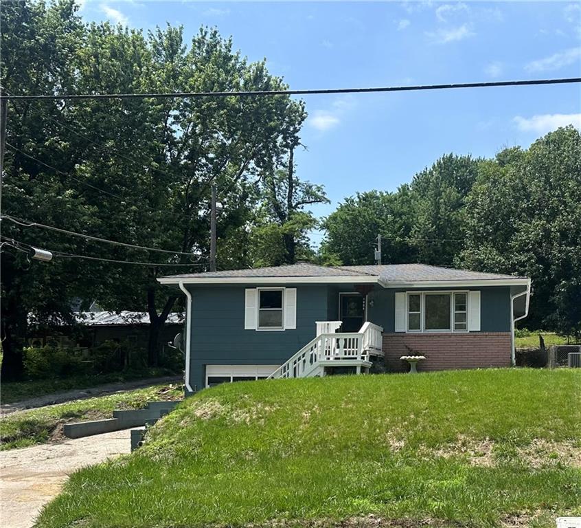 1906 S 22nd Street - Photo 1