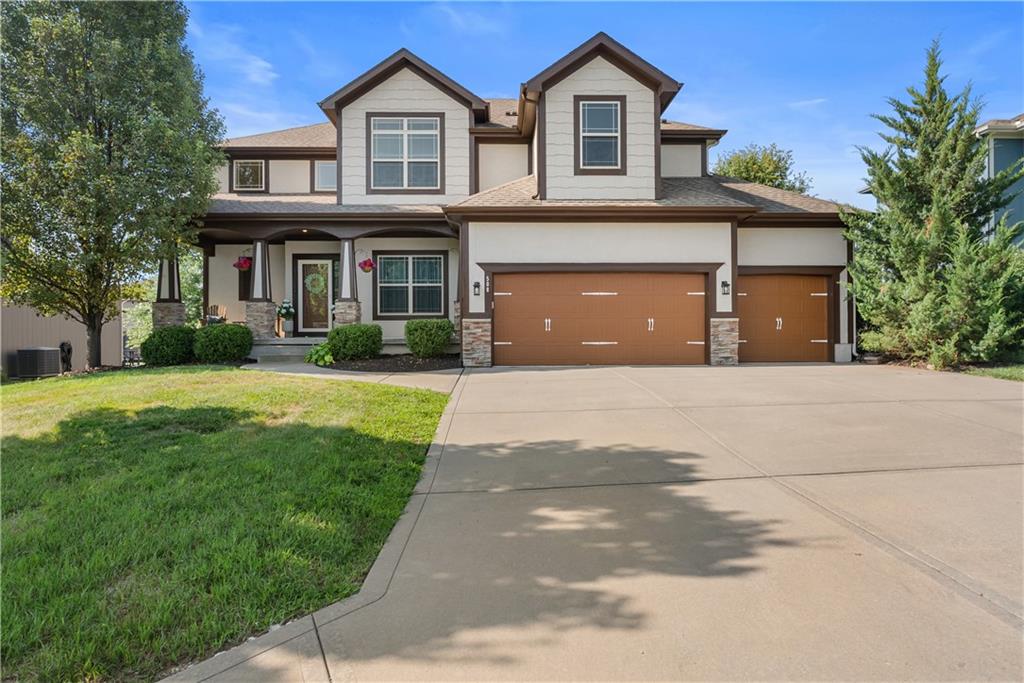 508 SW Lake Side Drive - Photo 1