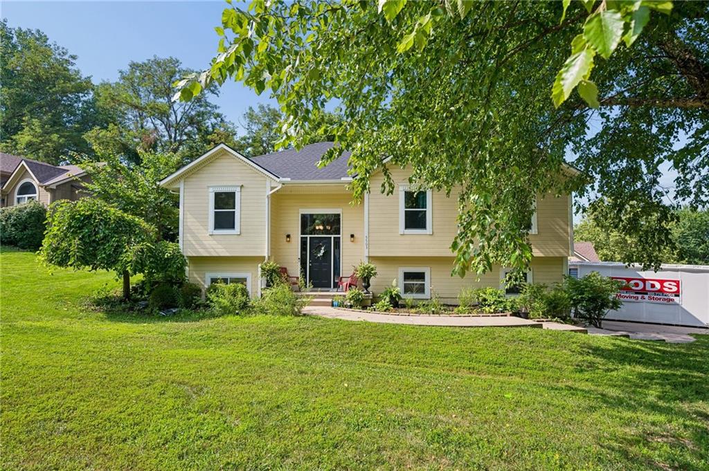 5503 NW Raintree Drive - Photo 1