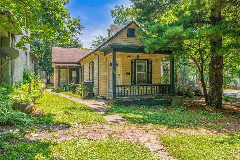 721 Olive Street - Photo 1