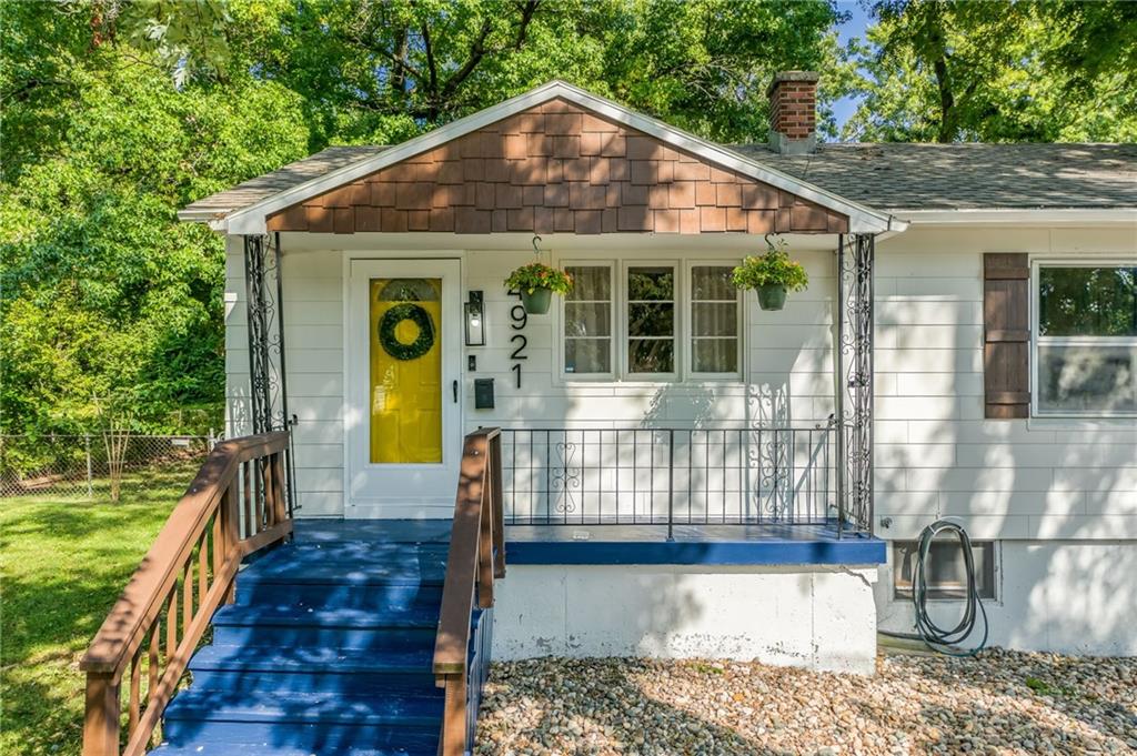 4921 N Garfield Avenue - Photo 1