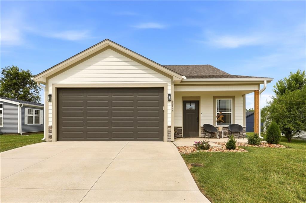 1102 White Oaks Lane - Photo 1