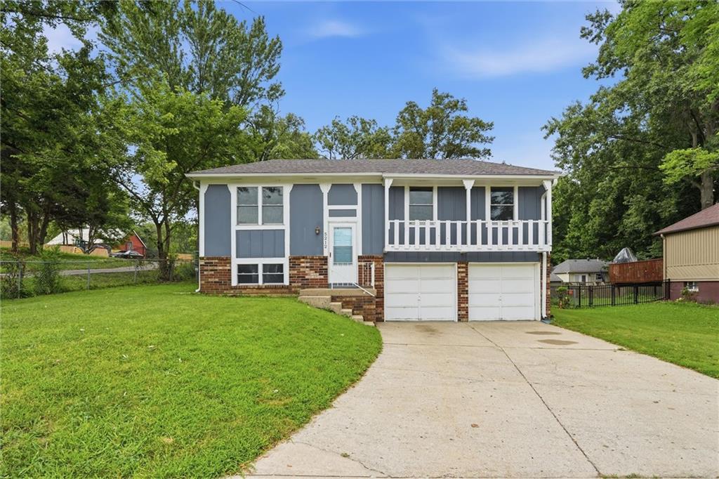 5212 NW Valley View Road - Photo 1
