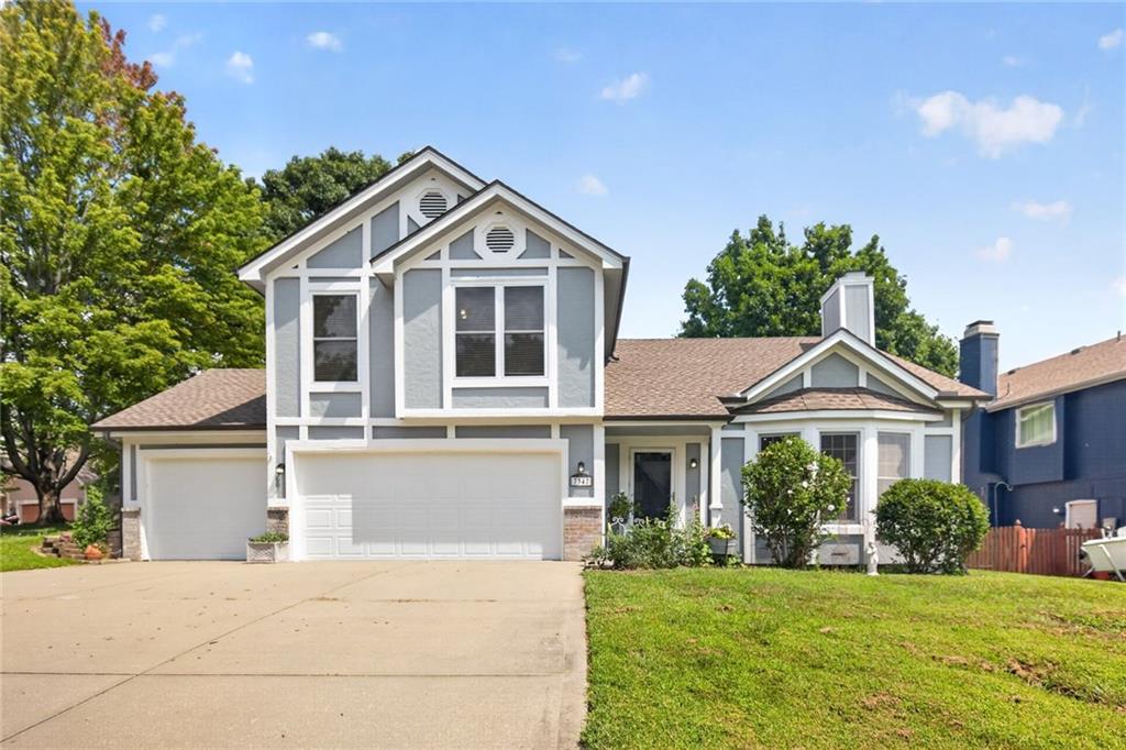 7347 N Shannon Avenue - Photo 1
