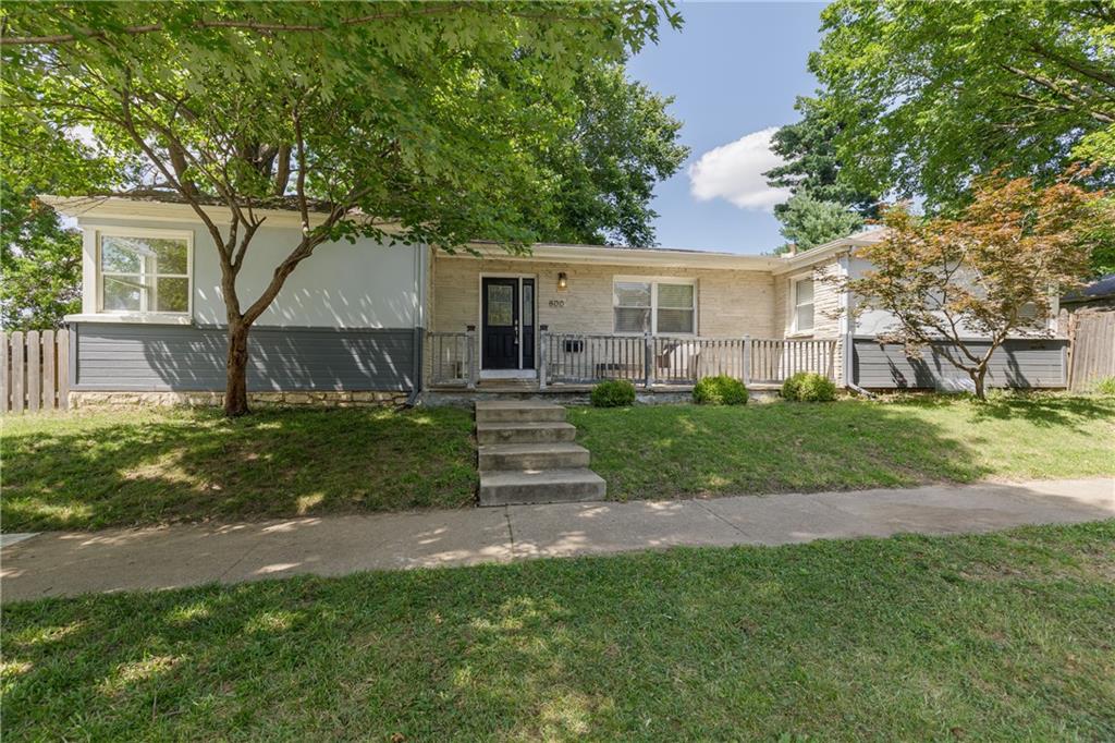 800 E 73rd Street - Photo 1