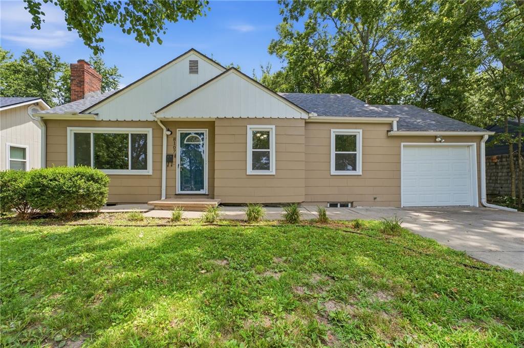 8107 Ward Parkway - Photo 1