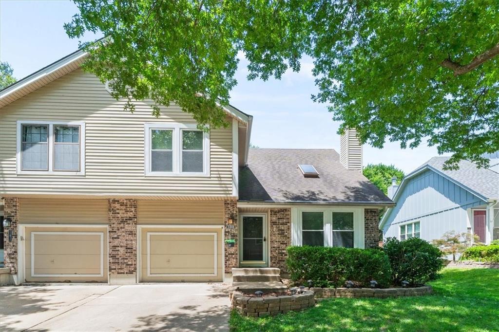 11808 Oakmont Street - Photo 1
