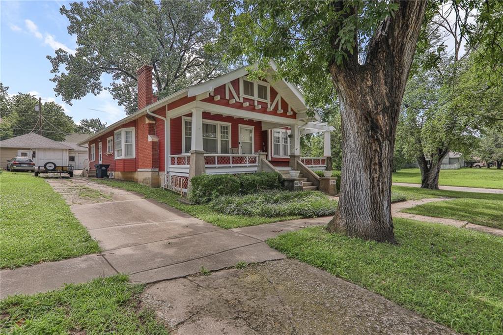 416 S 6th Street - Photo 1