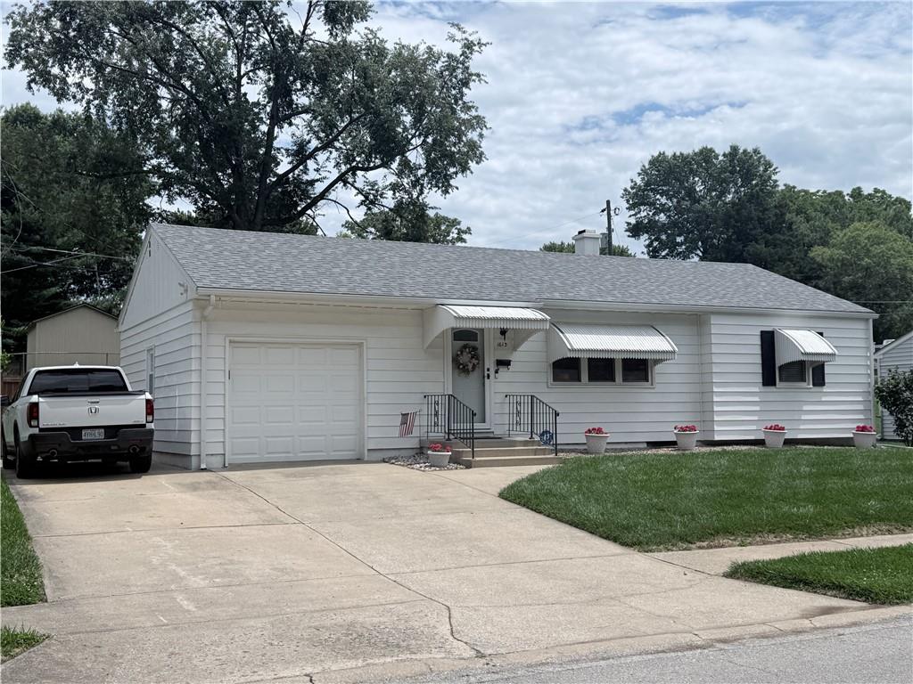 1613 N Mccoy Street - Photo 1