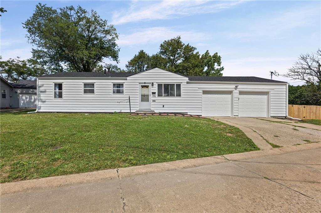 106 15th Street - Photo 1