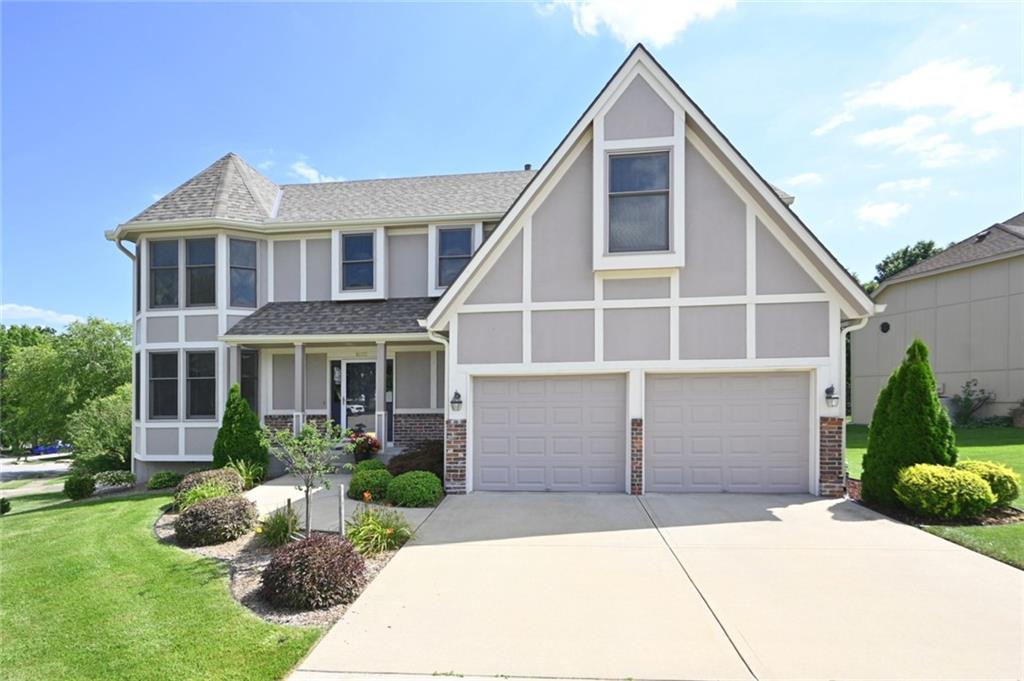 6100 N Cypress Avenue - Photo 1