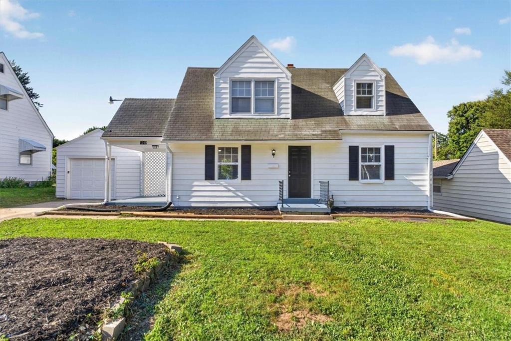 1319 W 29th Street S - Photo 1