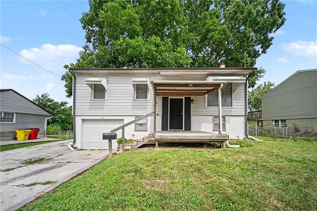 820 N Choctaw Avenue - Photo 1