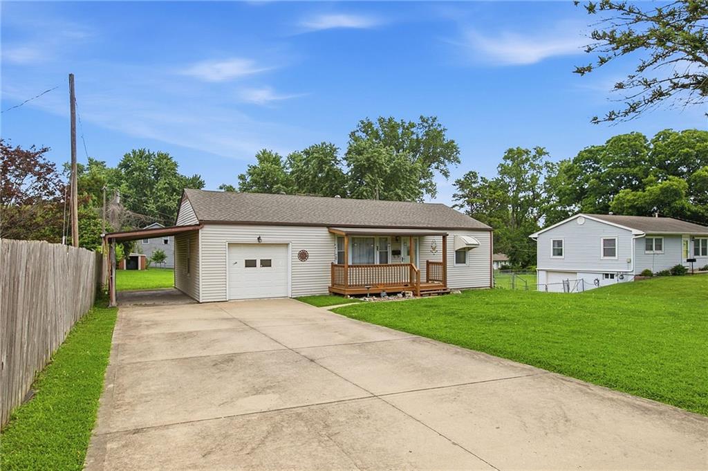1209 SW Eugene Street - Photo 1