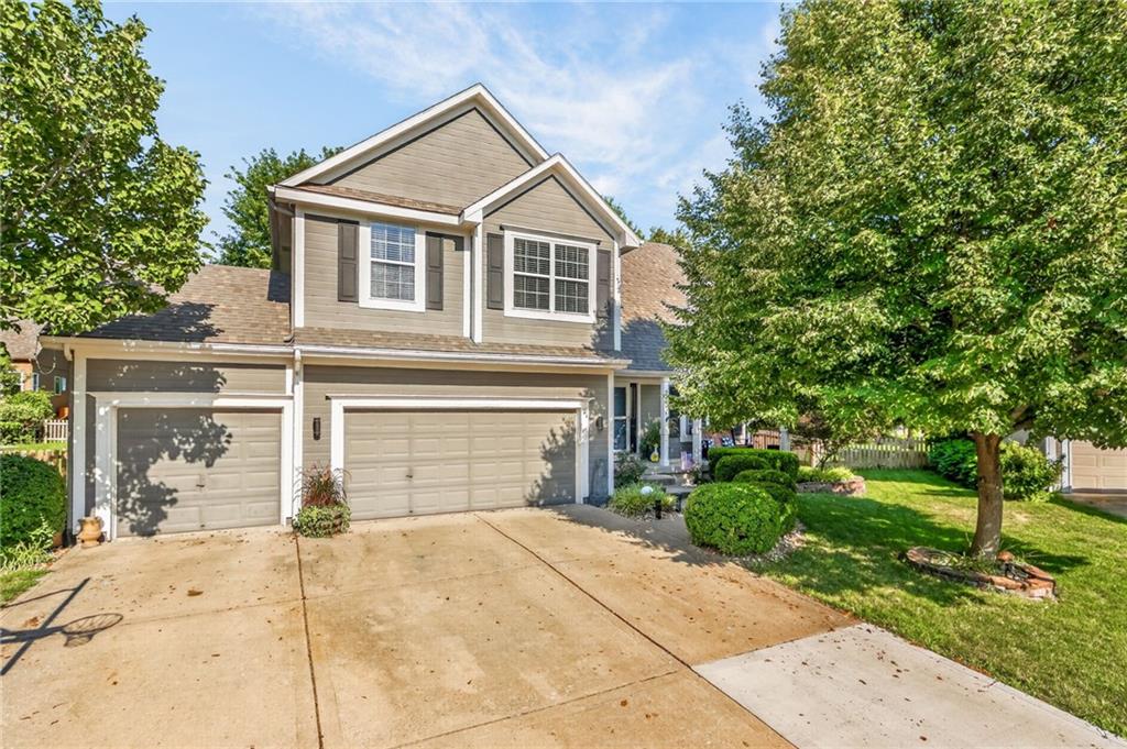2501 SW Blazing Star Place - Photo 1