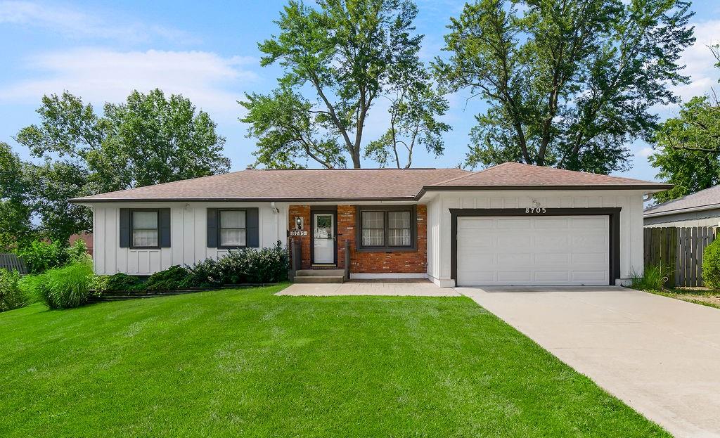 8705 W 94th Street - Photo 1