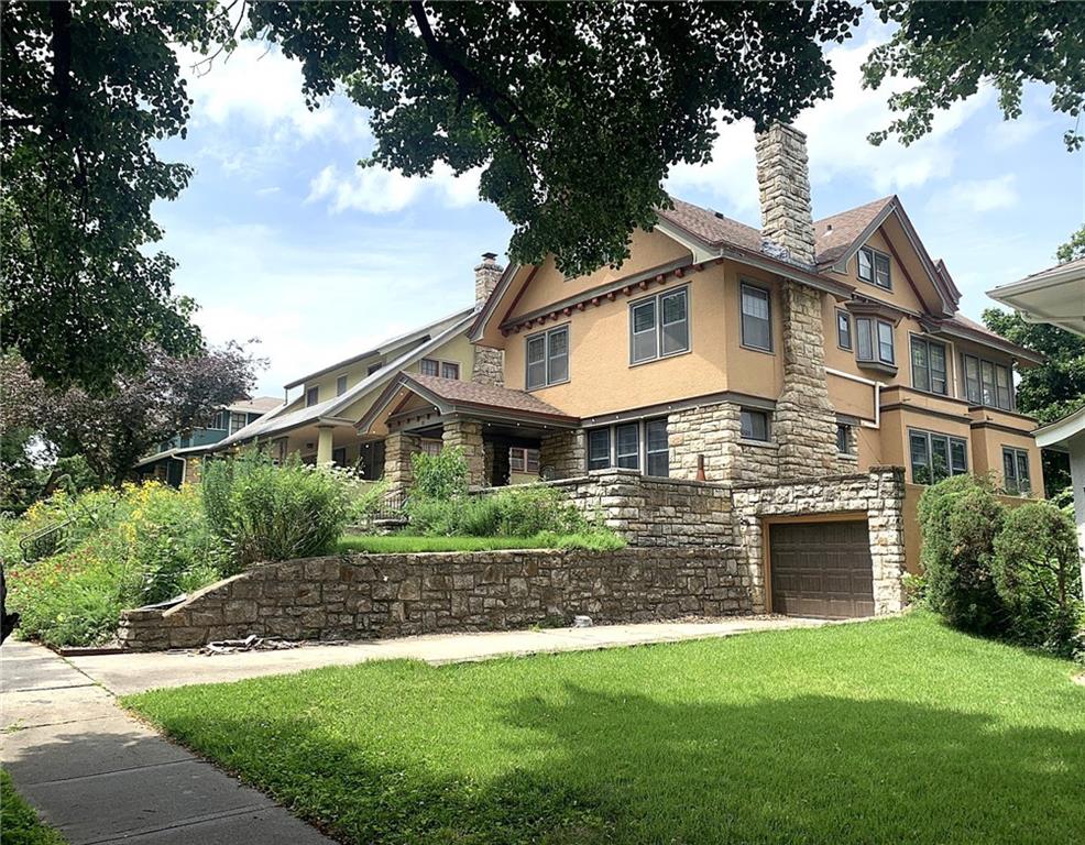 18 W Concord Avenue - Photo 1