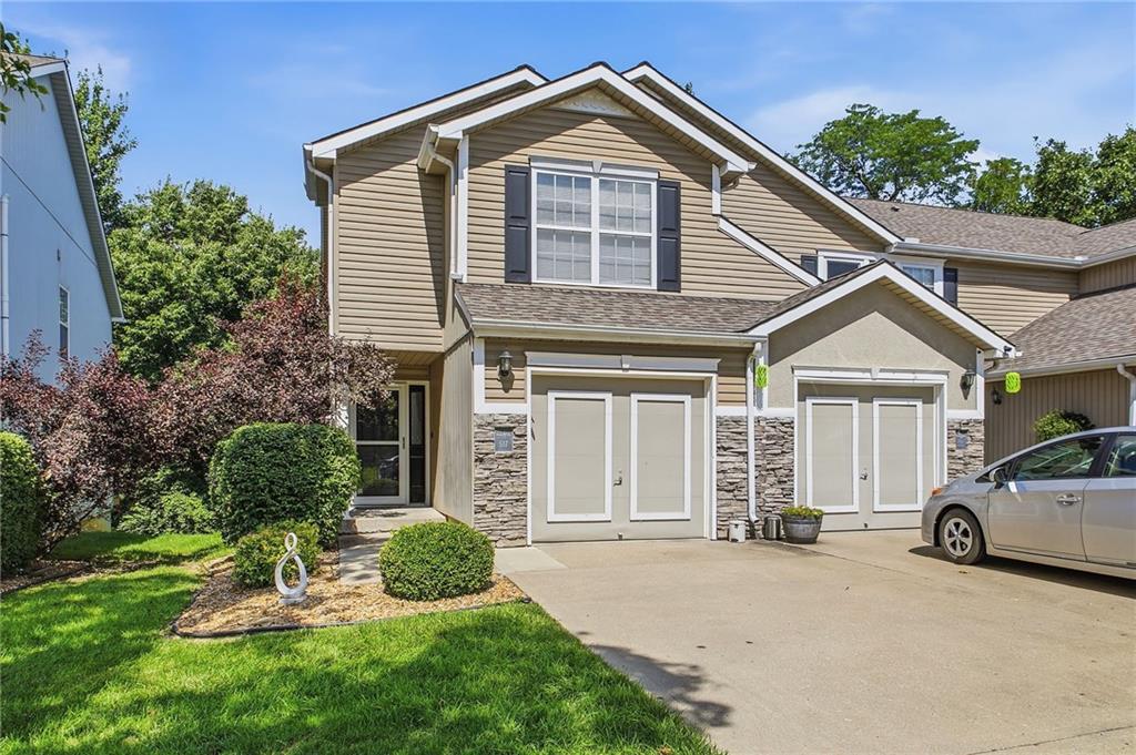 517 SW Shadow Glen Drive - Photo 1