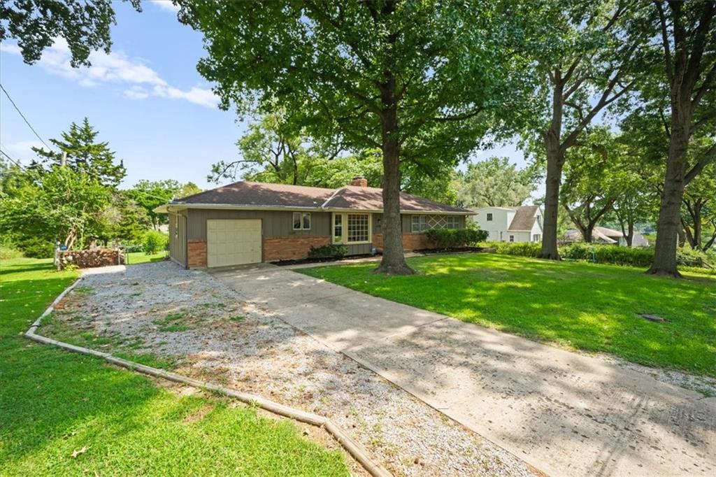 6111 Melrose Lane