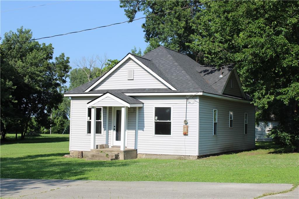 118 S Oak Street - Photo 1