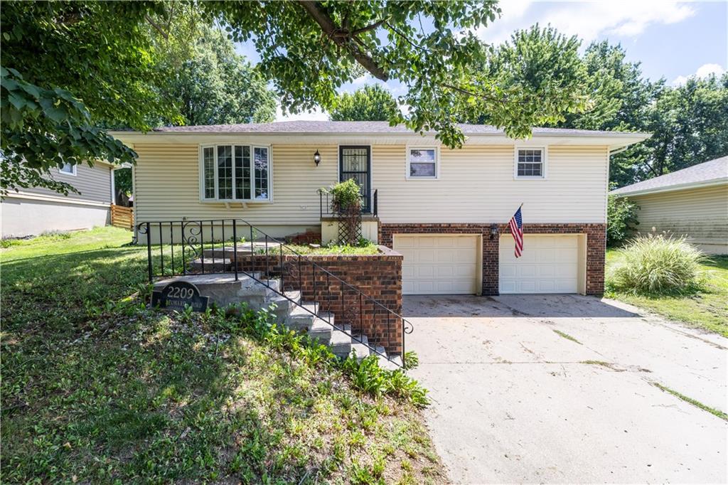 2209 N Leonard Road - Photo 1
