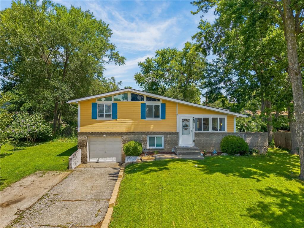 7006 NW 77th Street - Photo 1