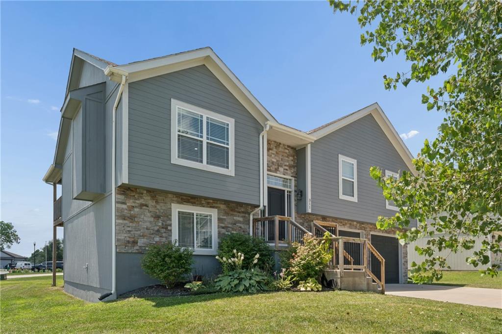 311 Fairview Circle - Photo 1