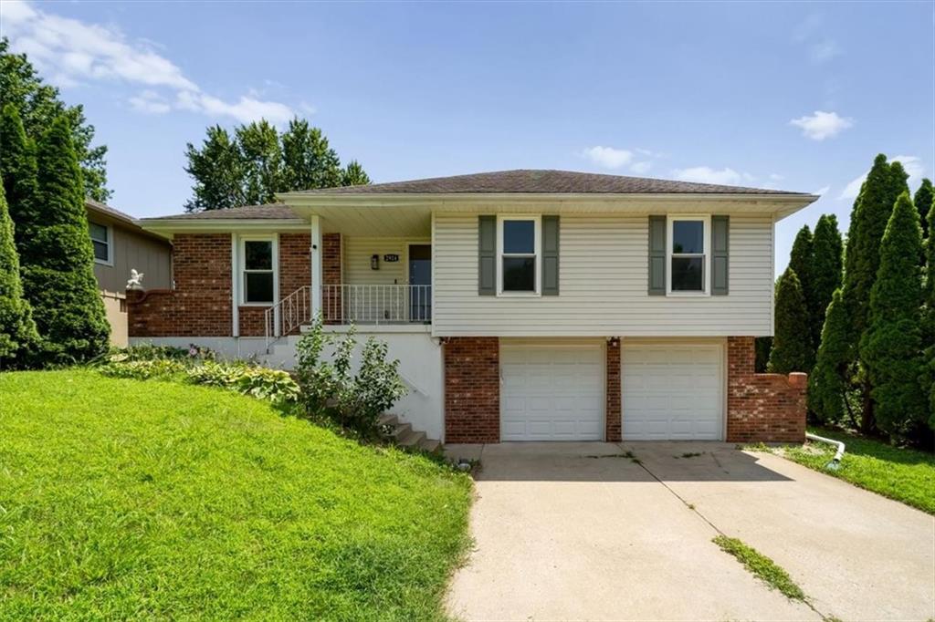 2924 SW Walnut Street - Photo 1