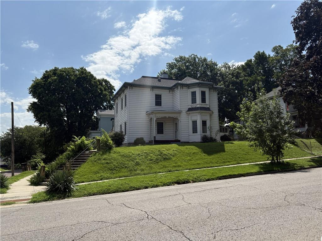 900 S 5th Street - Photo 1