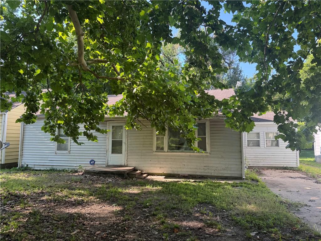 1522 Wilson Avenue - Photo 1