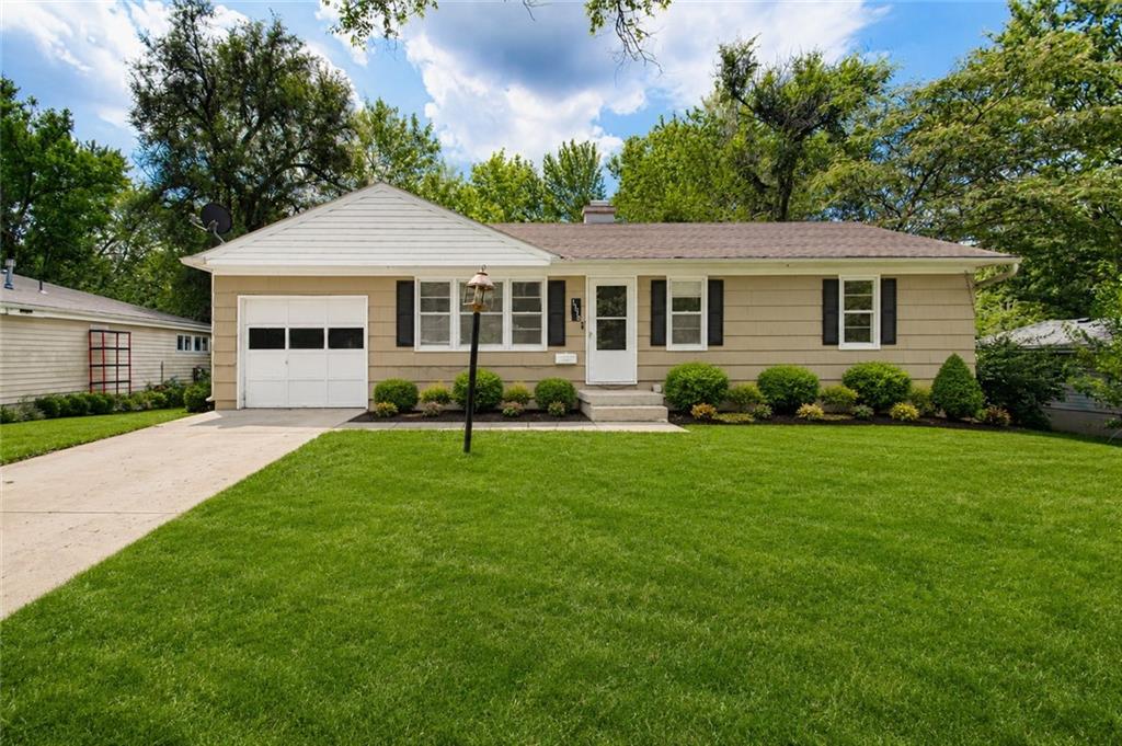 11210 Donnelly Avenue - Photo 1