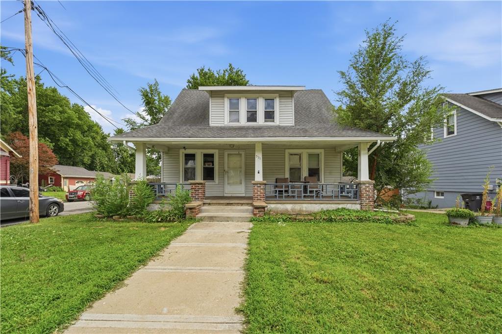 531 E College Street - Photo 1