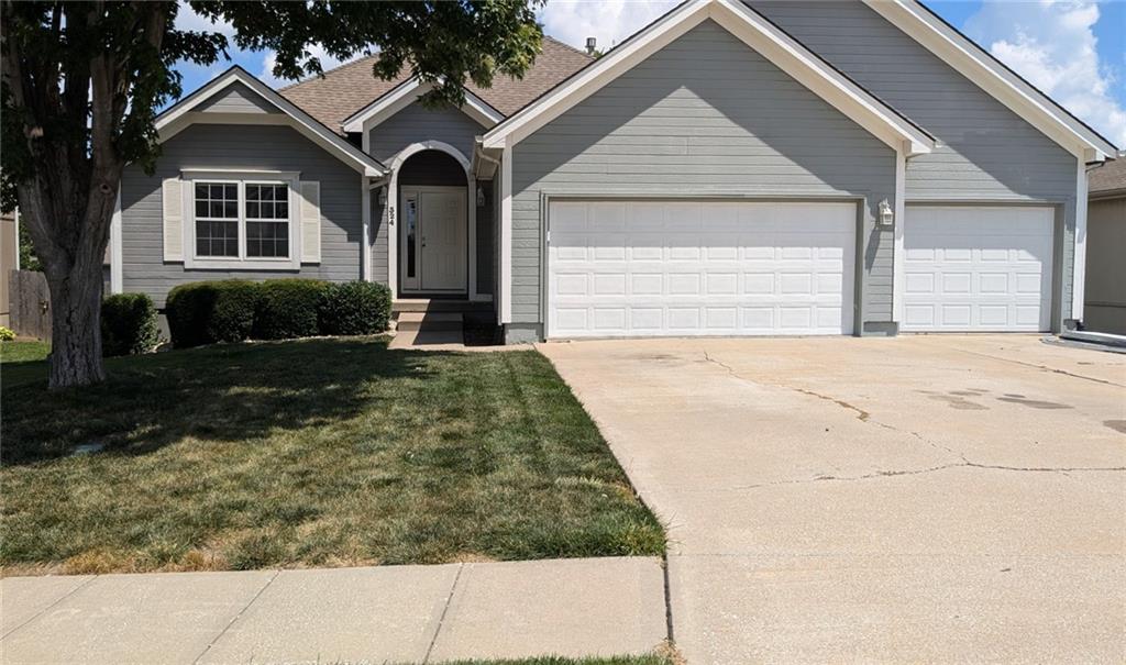 324 NE Woodbury Drive - Photo 1