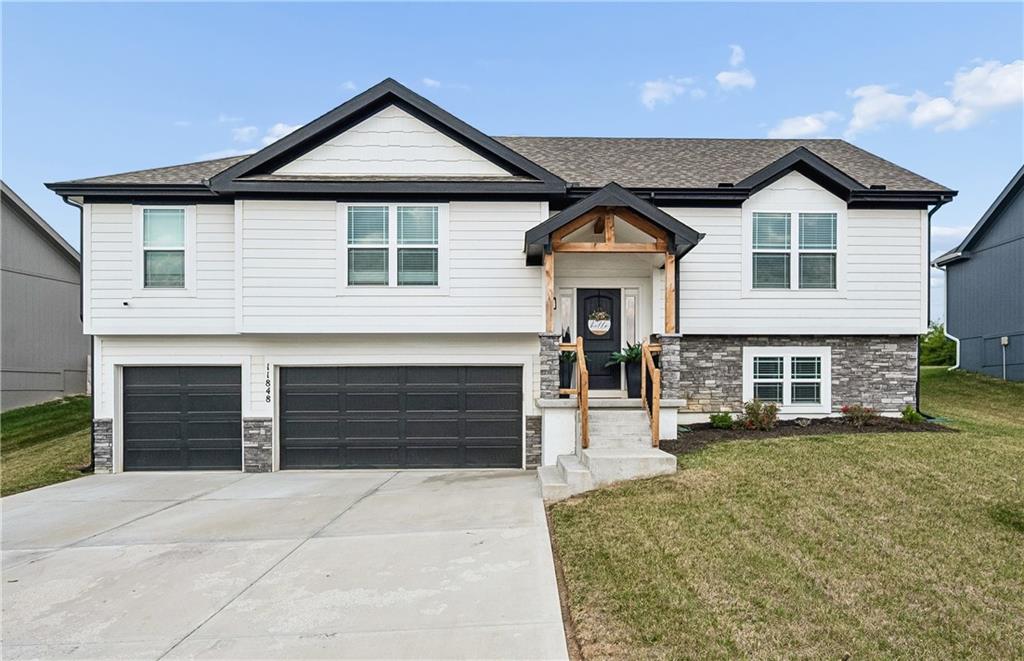 11848 N Kentucky Avenue - Photo 1