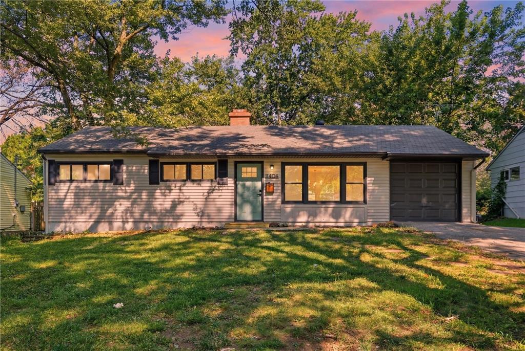 11406 Oakland Avenue - Photo 1