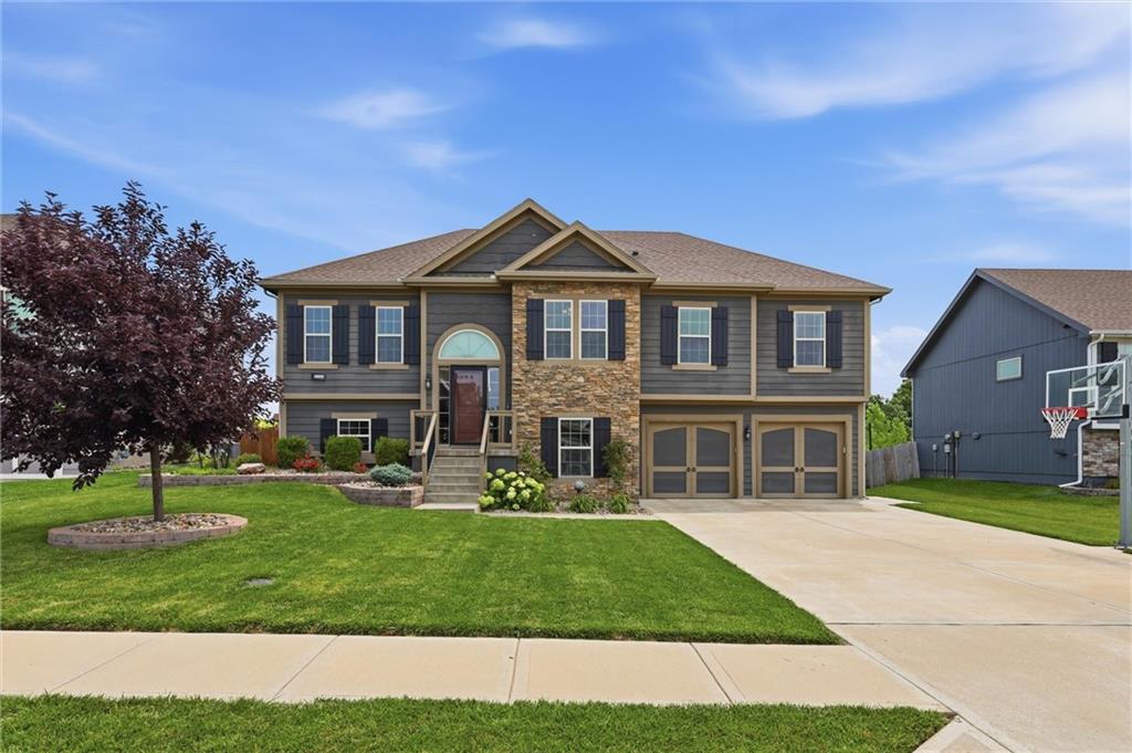 10019 N Lister Avenue - Photo 1