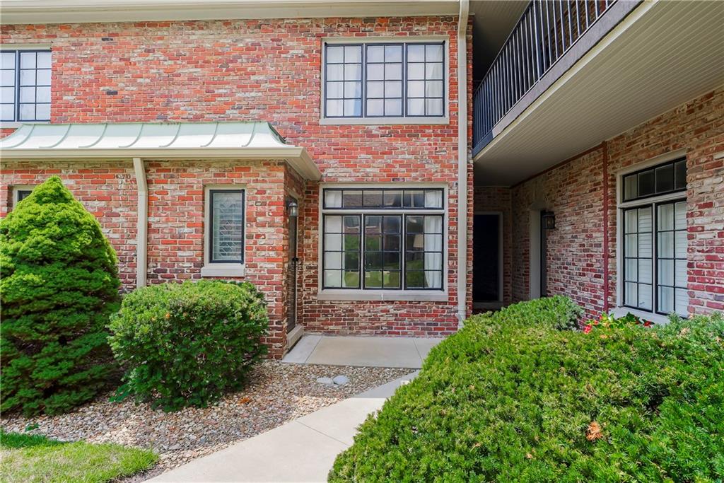 8363 Somerset Drive #8363 - Photo 1