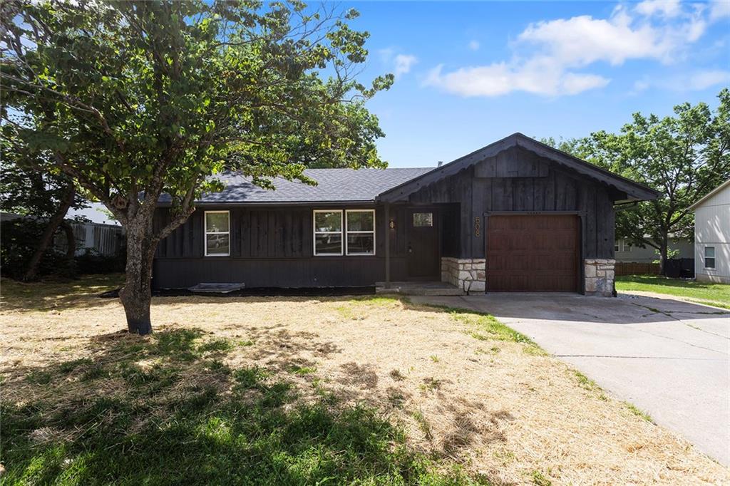 508 SW Jefferson Street - Photo 1