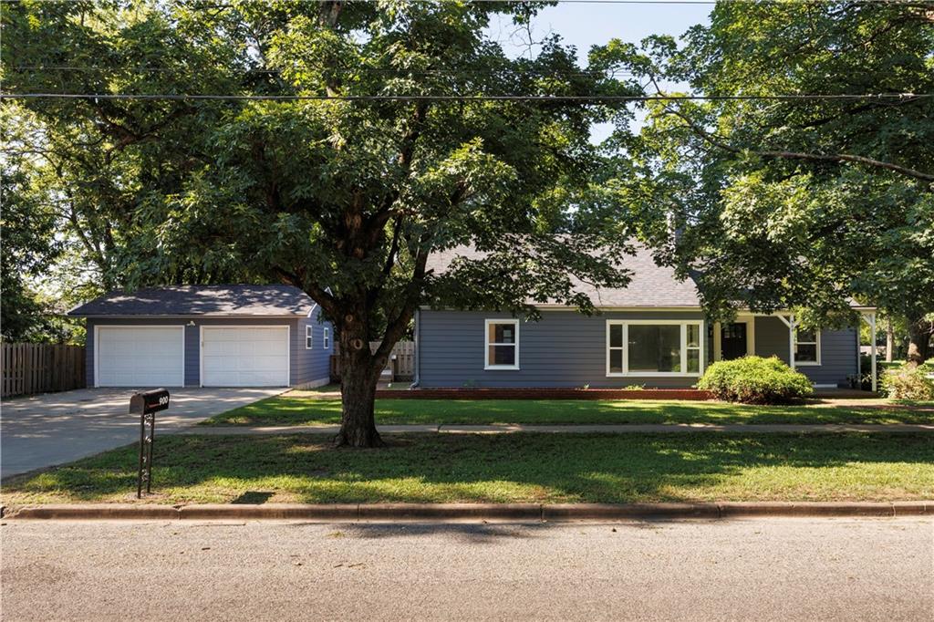 900 Adams Street - Photo 1