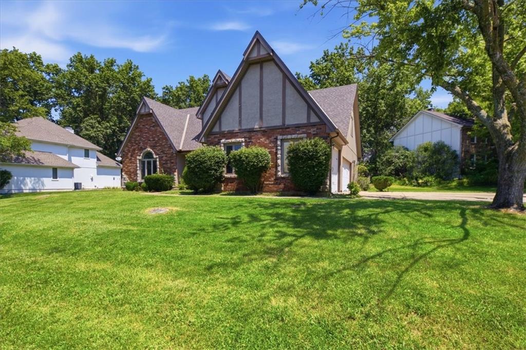 2227 SW Park avenue Circle - Photo 1