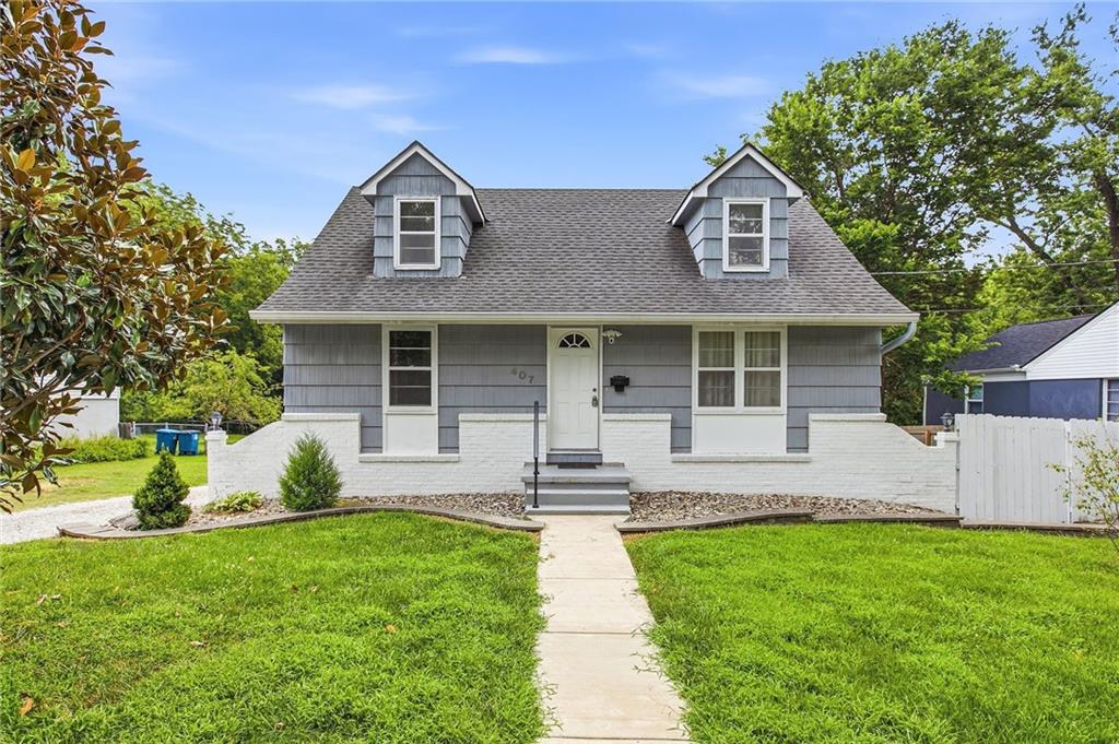 407 N Fairview Avenue - Photo 1