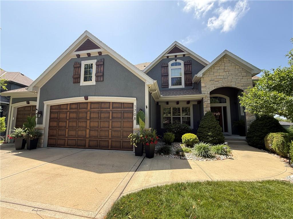 1708 NE Woodland Shores Lane - Photo 1