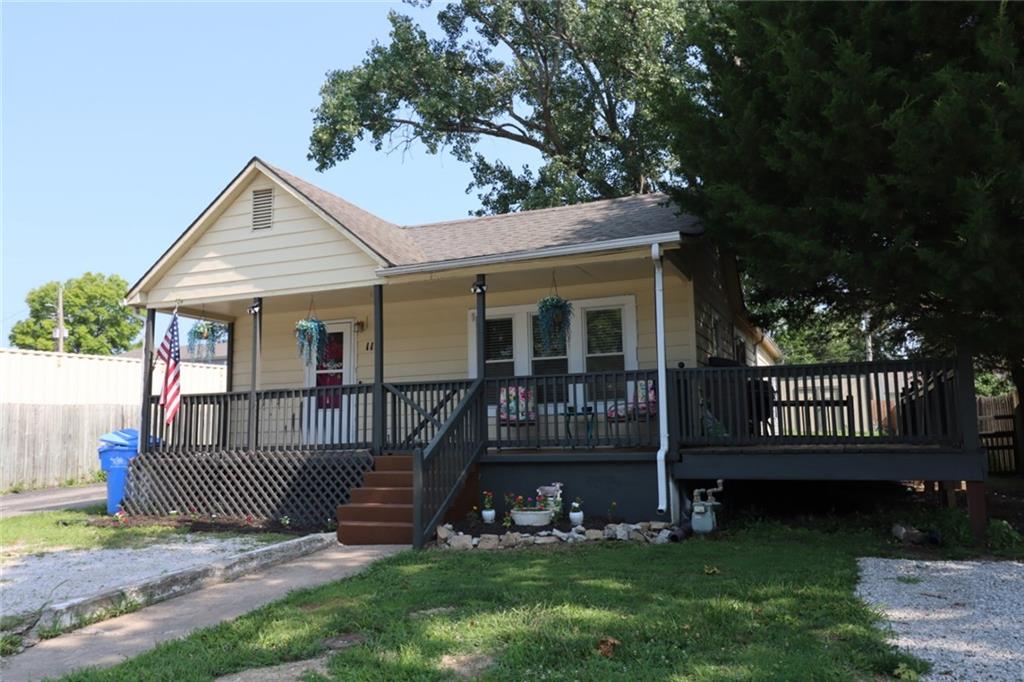 115 E 4th Street - Photo 1