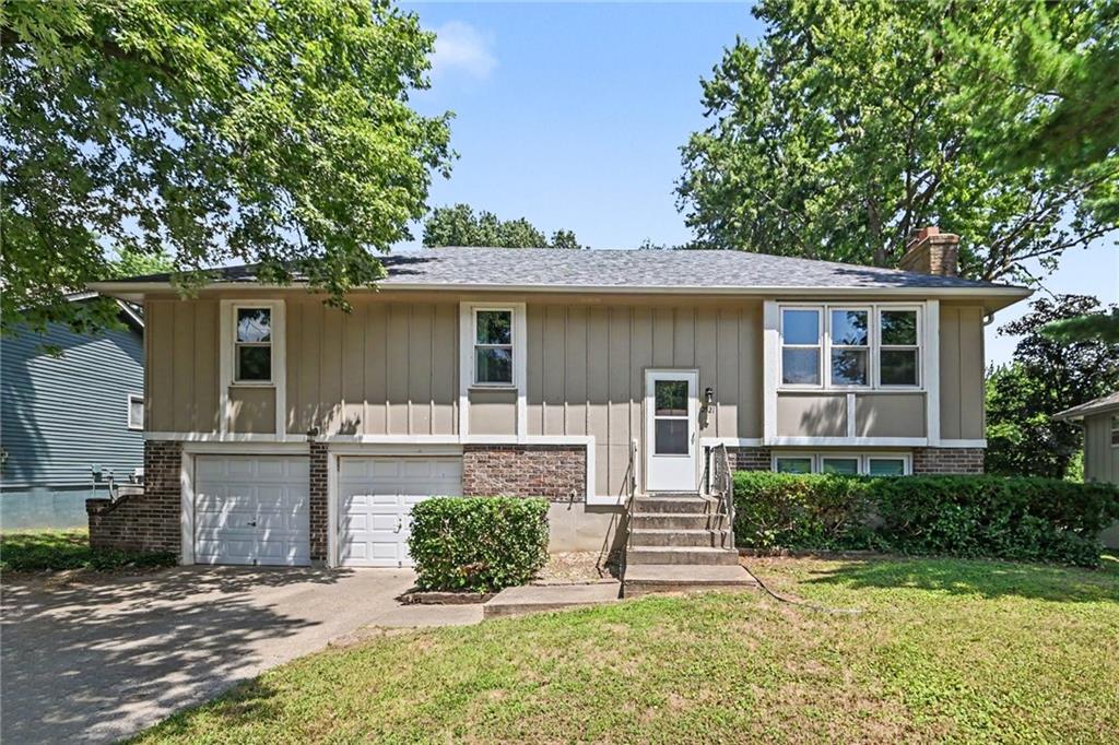 2521 S Whitney Avenue - Photo 1